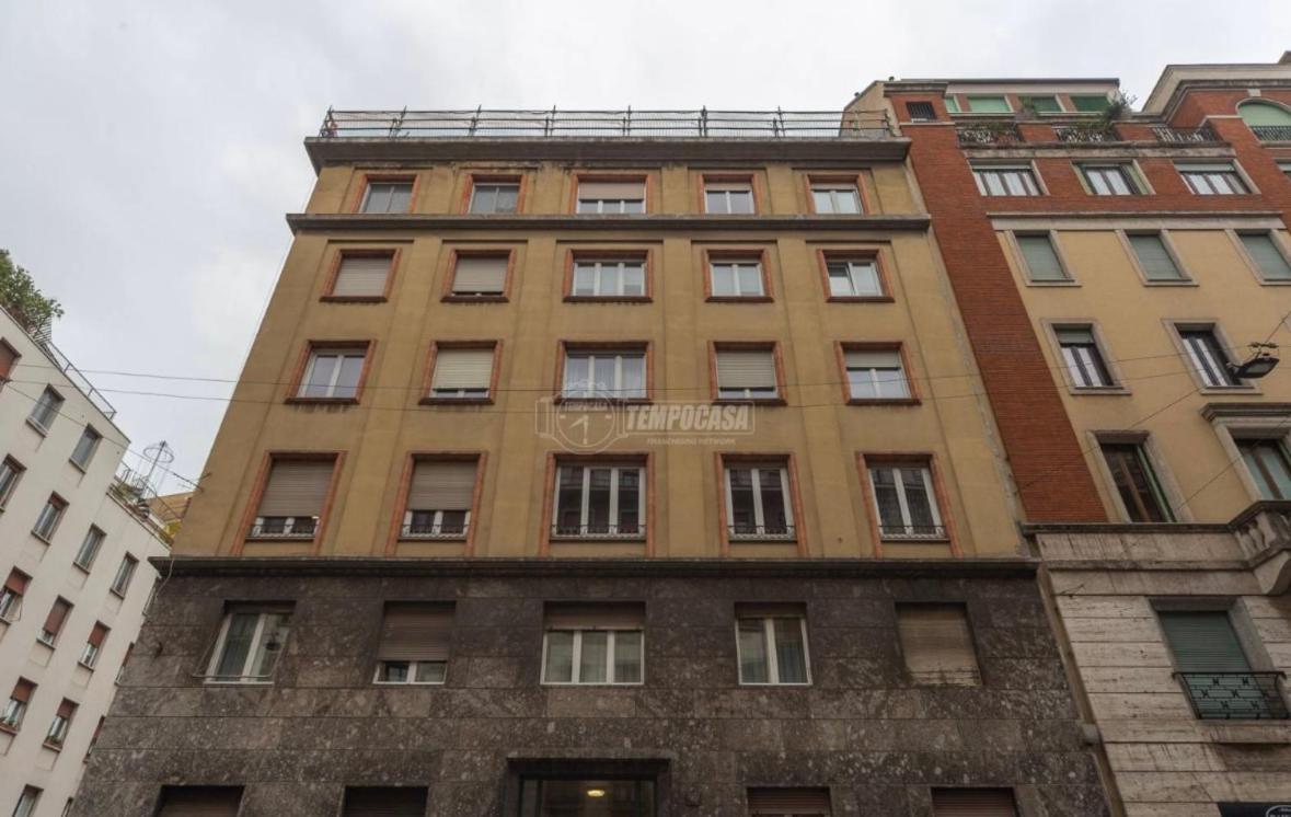 Milano - Delizioso Appartamento In Pieno Centro. Fancy Yellow Apartments Exterior foto